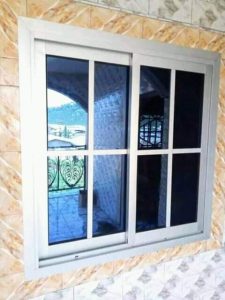 fenêtre sur mesure à Saint-Andre-de-Vezines